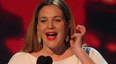 Drew Barrymore pasea su avanzado embarazo en los People's Choice Awards 2014