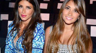 Daniella Semaan cumple con el cubo de agua helada mientras Antonella Roccuzzo opta por la donación