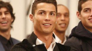 Cristiano Ronaldo y el Pequeño Nicolás se disputan la atención mediática en un acto público