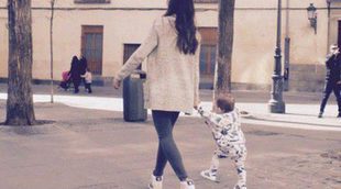 Sara Carbonero acompaña a su hijo Martín Casillas en sus primeros pasos
