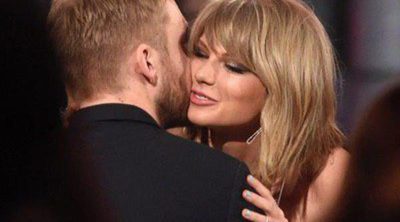 Taylor Swift se lleva 8 premios y el amor de Calvin Harris en los Billboard Music Awards 2015