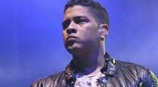 Escándalo tras la publicación de una foto del vocalista de Kvrass, Rafa Pérez, desnudo