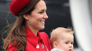 El Príncipe Jorge, fascinado con las palomas durante una visita al museo con su madre Kate Middleton