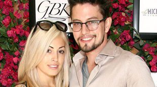 Jackson Rathbone y Sheila Hafsadi presentan a su hija Presley Bowie