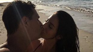 Christian Gálvez y Almudena Cid derrochan pasión en la playa