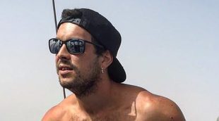 Mario Casas luce unos espectaculares abdominales a bordo de un barco