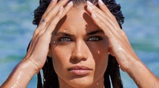 Sara Sampaio, pillada en topless durante sus vacaciones con Oliver Ripley