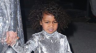 ¡Kim Kardashian y North West han lucido el mismo look plateado!
