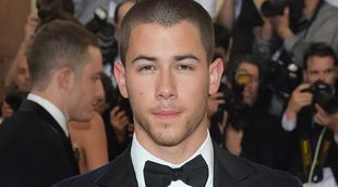 Nick Jonas habla sobre su complicada relación con sus hermanos