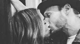El beso de Hilary Duff y Jason Walsh