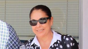 La grandísima sonrisa con la que Isabel Pantoja ha firmado su libertad