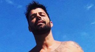 El posado sexy de Ricky Martin