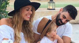 Valeria, hija de Yoli y Jonathan, ya da sus primeros pasitos sola