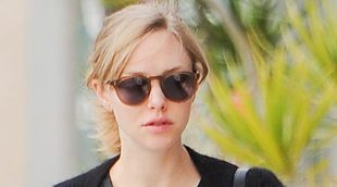Amanda Seyfried pasea por Los Angeles luciendo tripita