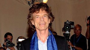 Mick Jagger presenta a su hijo