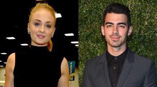 Joe Jonas y Sophie Turner: pasión en la fiesta de los Globos de Oro