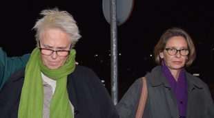 Lucía y Paola Dominguín, sin consuelo en el adiós a Bimba Bosé