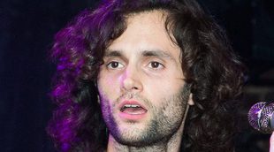 Penn Badgley se casa con Domino Kirke en una sencilla boda