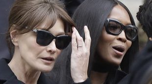 Carla Bruni o Campbell despiden a la directora de Vogue