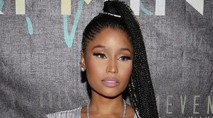 El look más provocativo de Minaj: lo enseñó todo en el front row