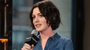 Hathaway se arrepiente de haber publicado una foto de su hijo