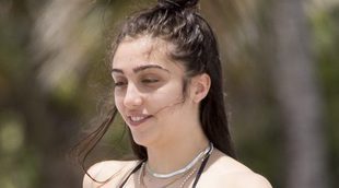 Lourdes León revoluciona las redes por ir a la playa sin depilar