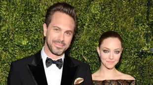 Amanda Seyfried y Thomas Sadoski reaparecen ante los medios tras ser papás