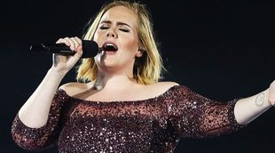 Adele celebra su 29 cumpleaños disfrazada