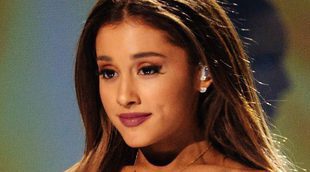Ariana Grande, pillada llorando al regresar de Manchester