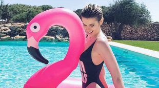 Primer chapuzón de la temporada para Adriana Abenia