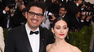 Emmy Rossum y Sam Esmail ya son marido y mujer