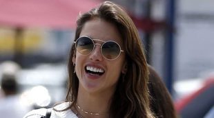 Alessandra Ambrosio luce cuerpazo en Malibú