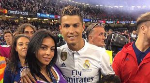 CR7 celebra su éxito con los dos amores de su vida
