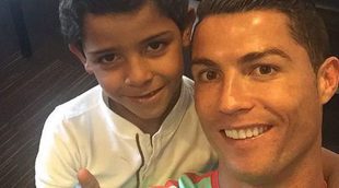 El hijo de Cristiano también gana trofeos por ser pichichi