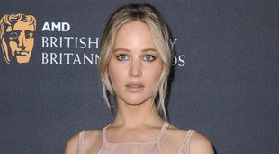 Jennifer Lawrence sale ilesa de un aterrizaje de emergencia