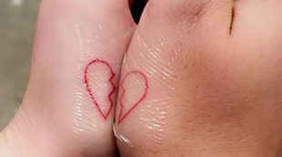 Ariel Winter y Levi Meaden se tatúan juntos