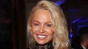 Pamela Anderson, pillada en Mónaco con un jugador del Sevilla