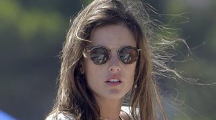 Alessandra Ambrosio luce cuerpazo en Ibiza