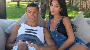 Primera foto de CR7 con Georgina y sus mellizos