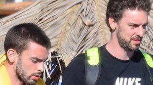 Pau, Marc y Adrià: los hermanos Gasol se relajan en Ibiza