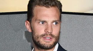 ¿Qué es el sospechoso bulto de los pantalones de Dornan?