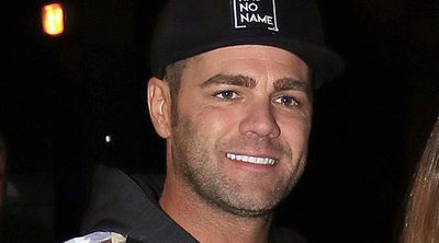 Fonsi Nieto disfruta de Ibiza con el pequeño Lucas moviendo el esqueleto