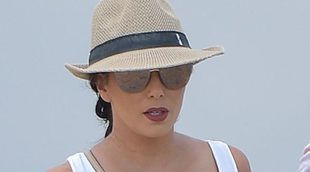 Así de divertida ha sido la jornada playera de Eva Longoria en Ibiza
