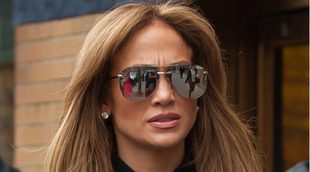 JLo, muy criticada al empujar a una fan en la calle