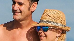 Jesulín de Ubrique y María Jose Campanario, todo amor y cariño en la playa