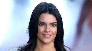 Kendall Jenner la lía al irse de un bar sin dejar propina