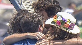 La familia de Ángel Nieto esparce sus cenizas en el mar