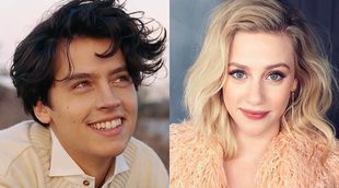 Cole Sprouse y Lili Reinhart, enamorados en los Teen Choice
