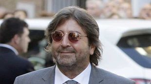 Julián Contreras, como un adolescente con su nueva novia