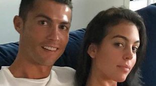 Cristiano Ronaldo comparte su primera foto en familia